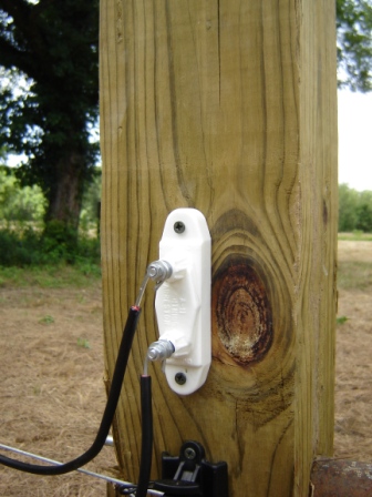 grounding electric fence